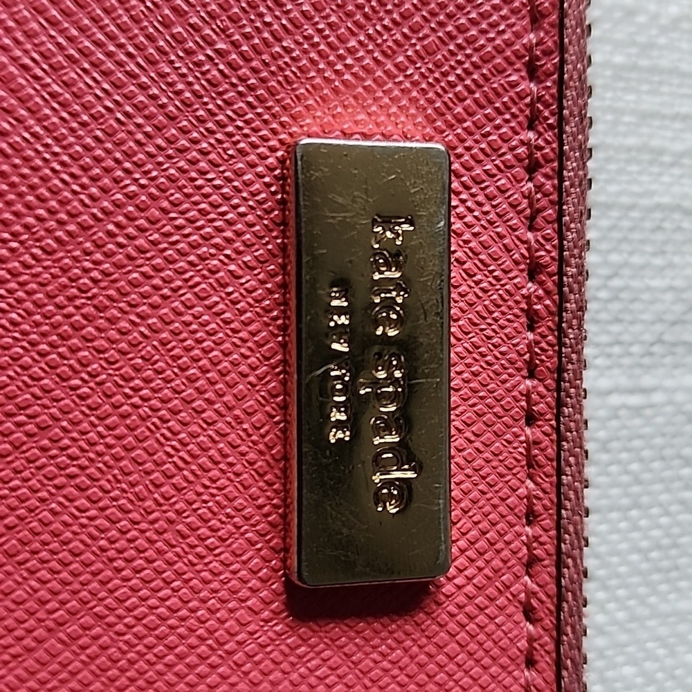 Used pink Kate Spade card/change wallet‎ - Picture 2 of 5